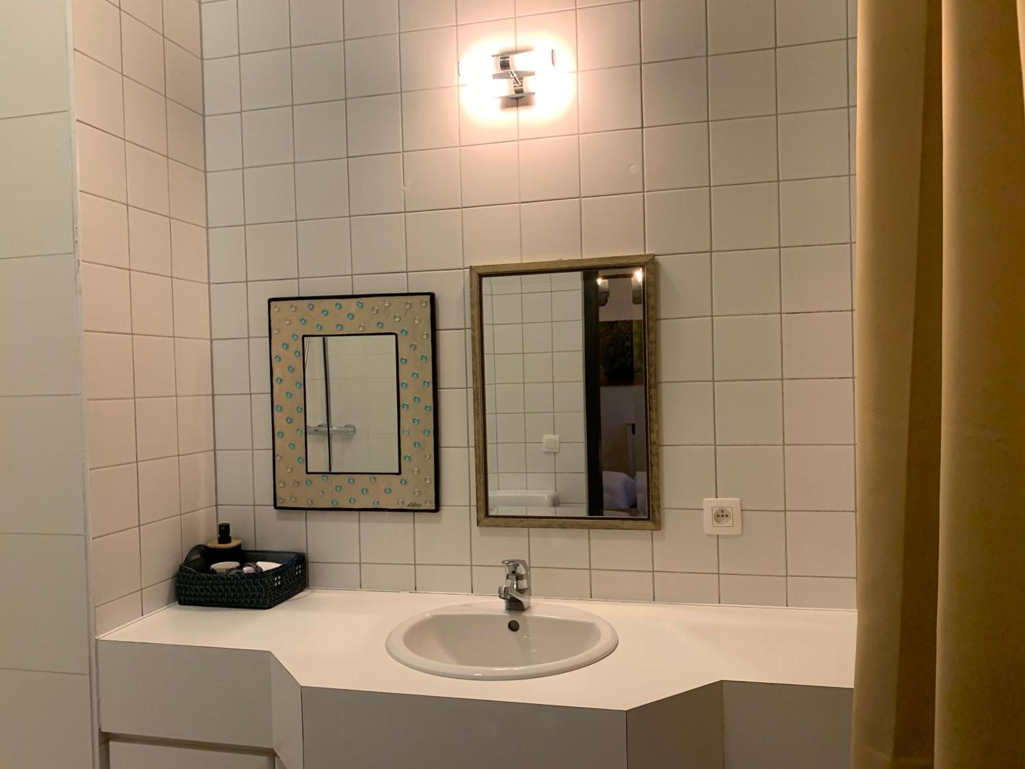 De Lotuspoort Met Mihr'S B&B In De Abdij Van ボルネム エクステリア 写真